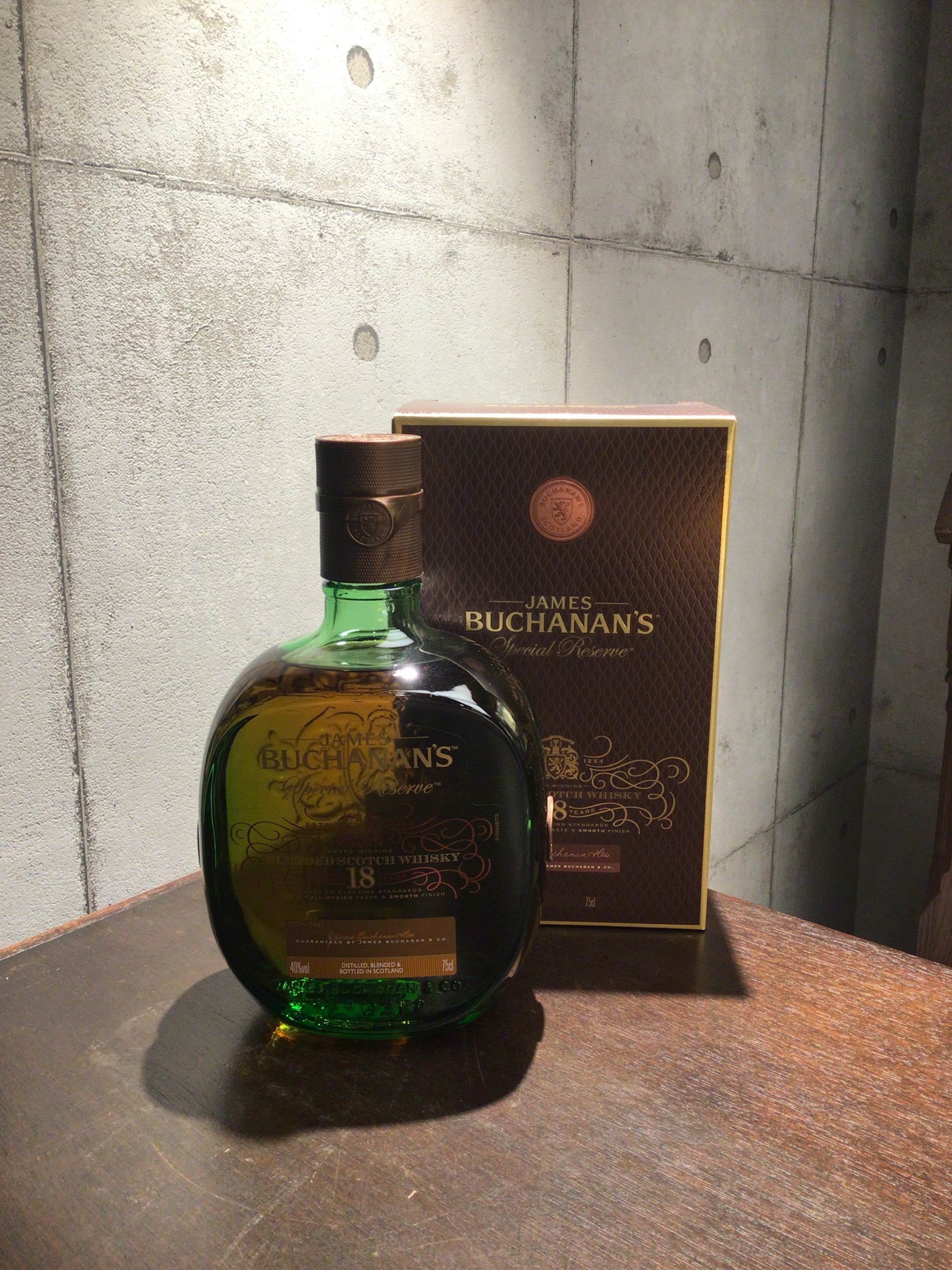 ブキャナン 18年 – 元町WHISKY オンラインショップ EC